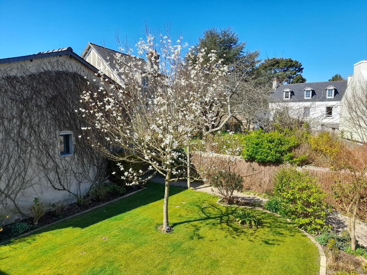 Maison Spacieuse Entre La Ville Et La Cote Saint-Martin-des-Champs  Екстериор снимка
